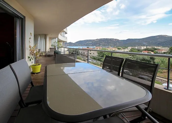 Neptune - 4 To 6 People - Port Of Porto-vecchio * Porto-Vecchio (Corsica)